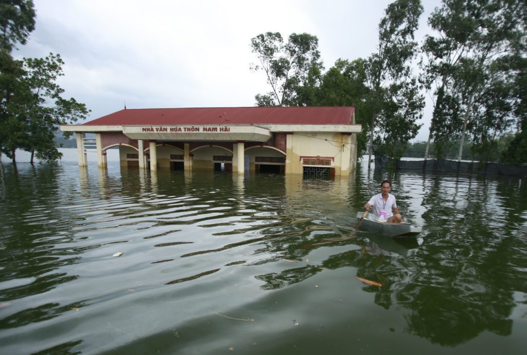 Πλημμύρες πλήττουν το Βιετνάμ – 8 νεκροί, καταστράφηκαν σπίτια και καλλιέργειες