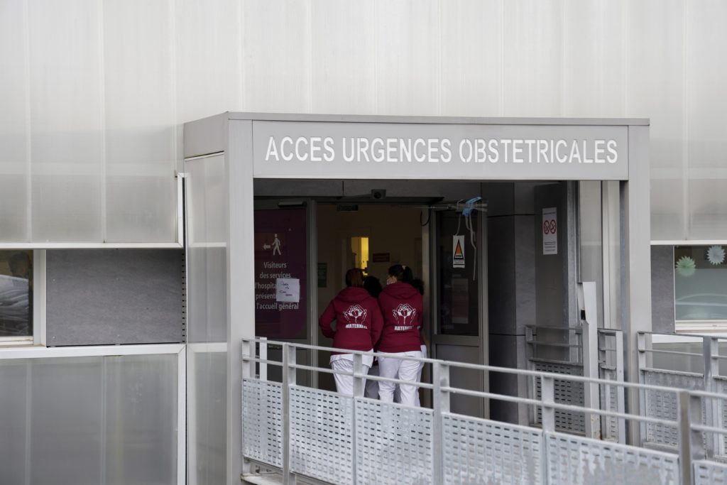 Διεθνής Τύπος: Εκπέμπουν «SOS» τα γαλλικά νοσοκομεία – Το φάσμα ενός μακρόσυρτου πολέμου στην Ουκρανία