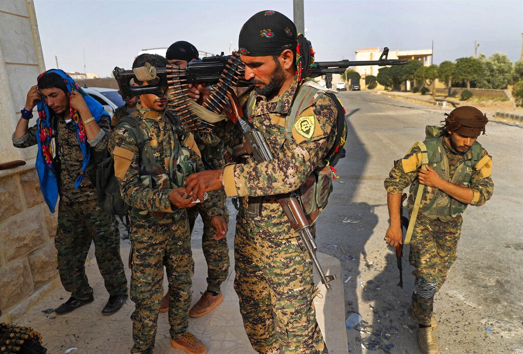 Συρία: Δεκατρείς νεκροί σε συγκρούσεις μεταξύ Κούρδων και Αράβων στο Ντέιρ Εζόρ