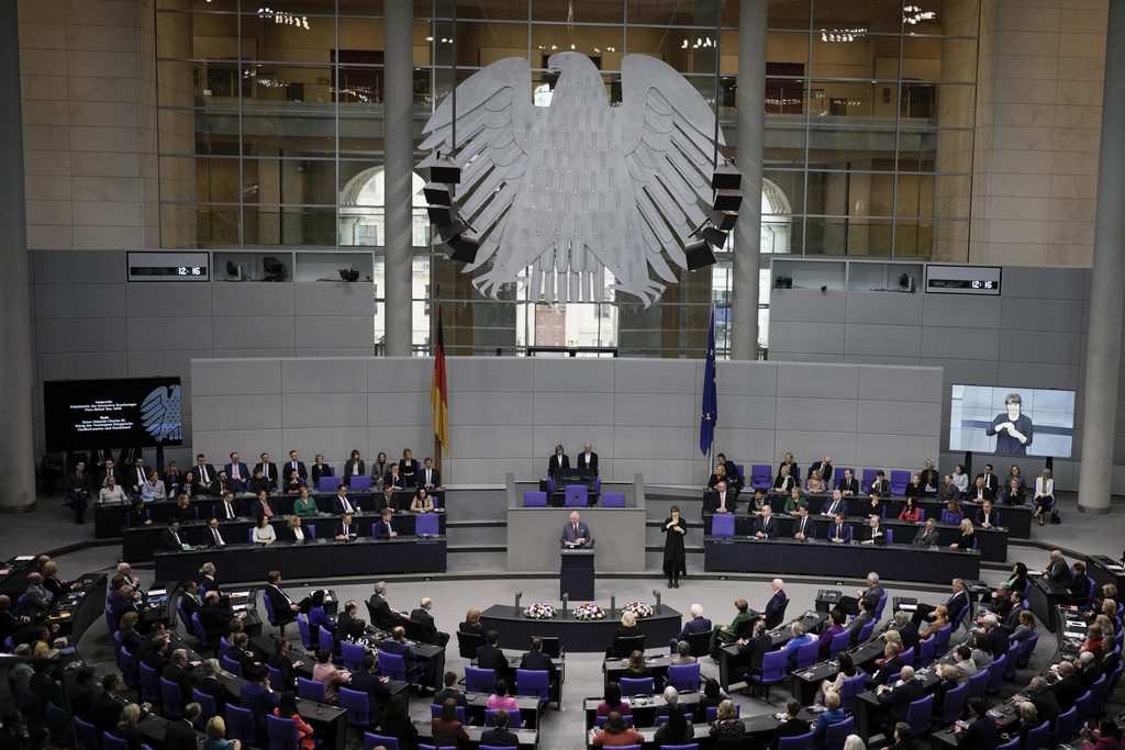Γερμανία: Νομοσχέδιο για τη νομιμοποίηση της κάνναβης παρουσίασε ο υπουργός Υγείας