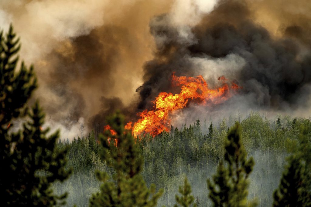 Καναδάς: Εντολή εκκένωσης της πόλης Χέι Ρίβερ λόγω πυρκαγιάς