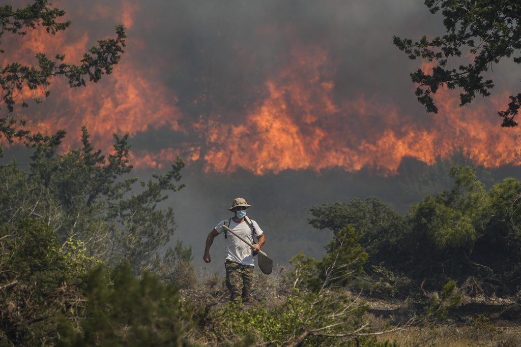 Πολύ υψηλός κίνδυνος πυρκαγιάς την Τετάρτη για 8 περιφέρειες της χώρας