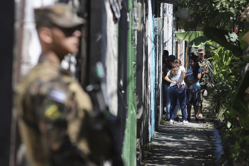 «Πόλεμος κατά των συμμοριών» στο Ελ Σαλβαδόρ: Ολόκληρος νομός περικυκλώθηκε από το στρατό