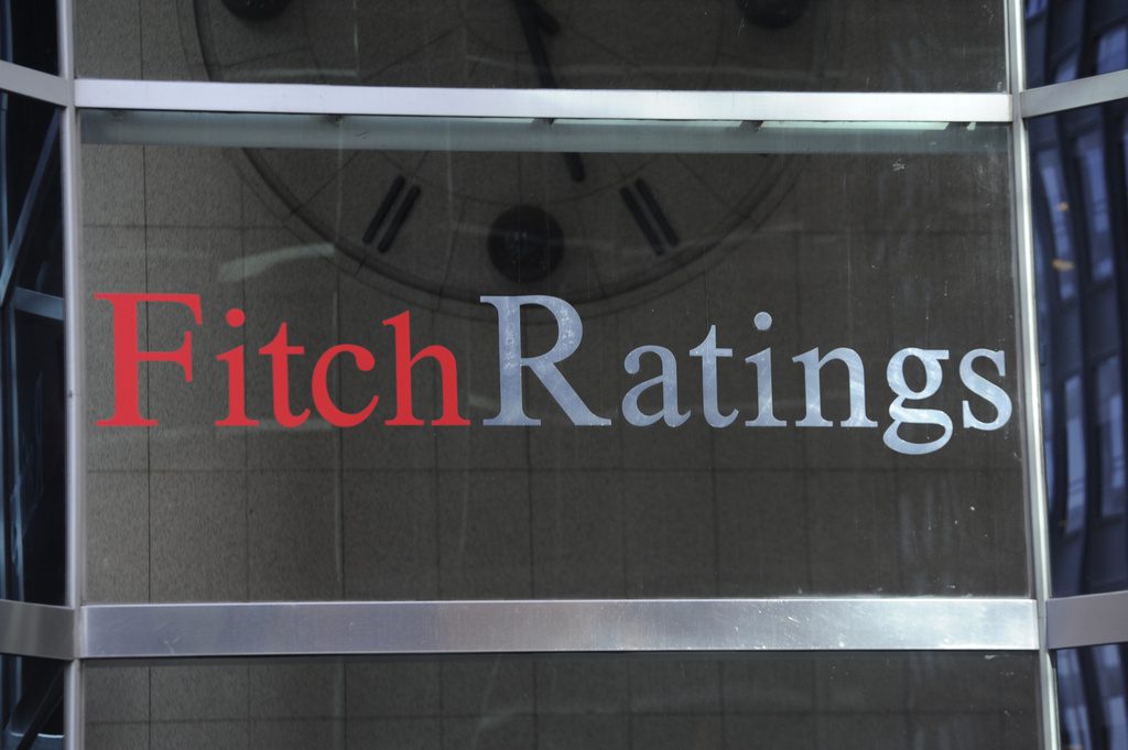 Fitch: Υποβάθμισε το αξιόχρεο των ΗΠΑ κατά μία βαθμίδα – Αποδοκιμάζει ο Λευκός Οίκος