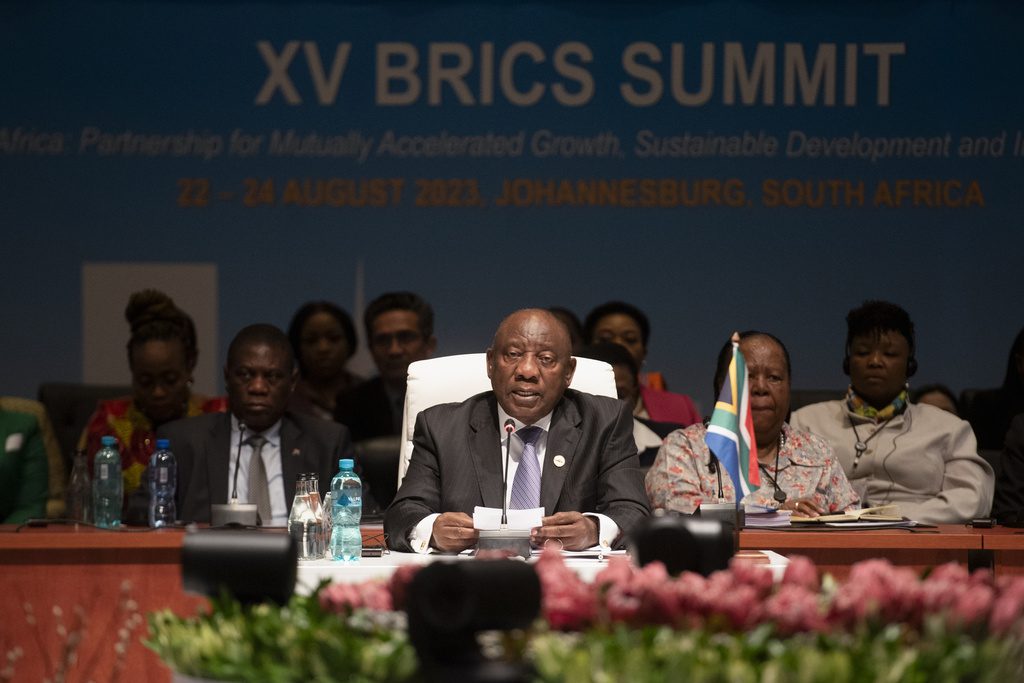 Οι χώρες BRICS αποφάσισαν την αύξηση των μελών τους (Video)