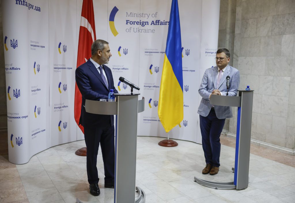Διεθνής Τύπος: Η Τουρκία επιζητά ξανά ρόλο διαμεσολαβητή στο ουκρανικό