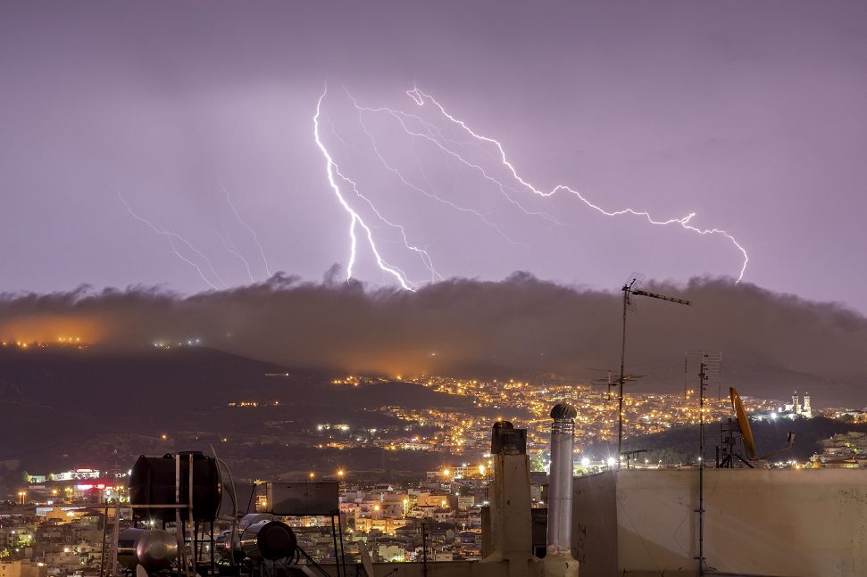 Κεραυνοί: Η κρυφή απειλή έναρξης δασικών πυρκαγιών