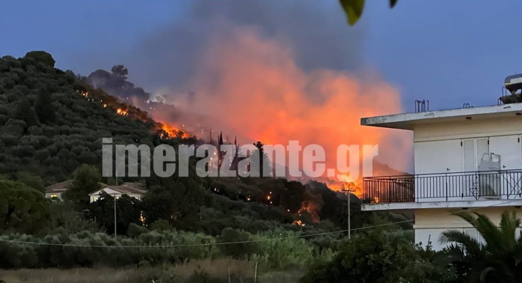 Σε εξέλιξη η μεγάλη πυρκαγιά στη Ζάκυνθο – Καίει σε κατοικημένη περιοχή