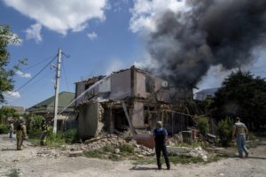 Ρωσία: Ουκρανικό μη επανδρωμένο αεροσκάφος έπληξε ένα κτίριο στην πόλη Κουρσκ