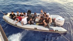 Κρήτη: 32 μετανάστες εντοπίστηκαν νότια του Ηρακλείου