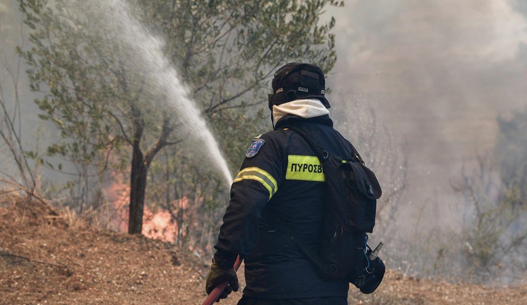Φωτιά στην Εύβοια: Καίει σε δασική έκταση