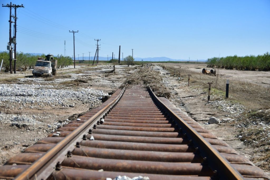 Τεράστιες ζημιές στο σιδηροδρομικό δίκτυο προς Βόλο – Αλλοιώθηκαν οι γραμμές (Photos)