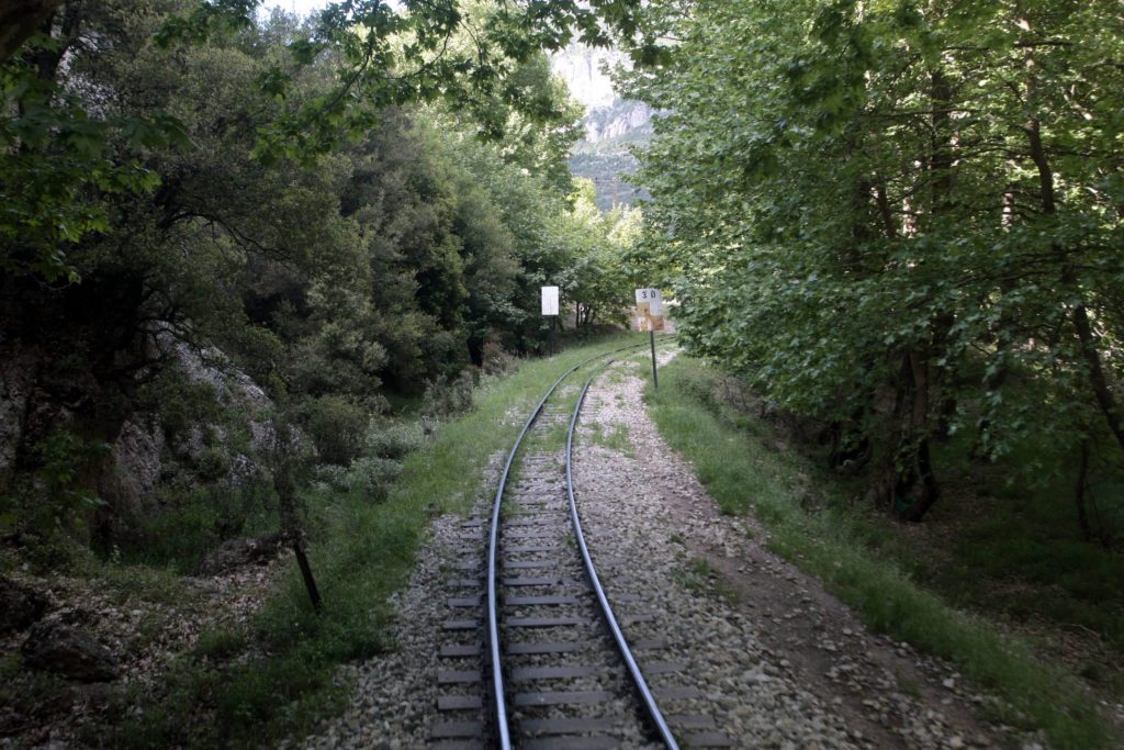 Κακοκαιρία Elias: Κατολισθήσεις στα Καλάβρυτα – Διακοπή δρομολογίων στον Οδοντωτό