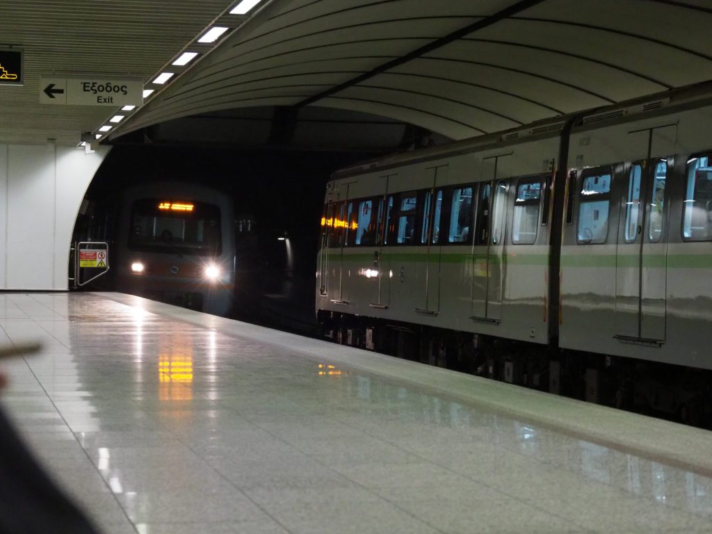 Κακοκαιρία Elias: Πρόβλημα στο Μετρό και αλλαγές σε δρομολόγια – Μόνο με Προαστιακό στο αεροδρόμιο