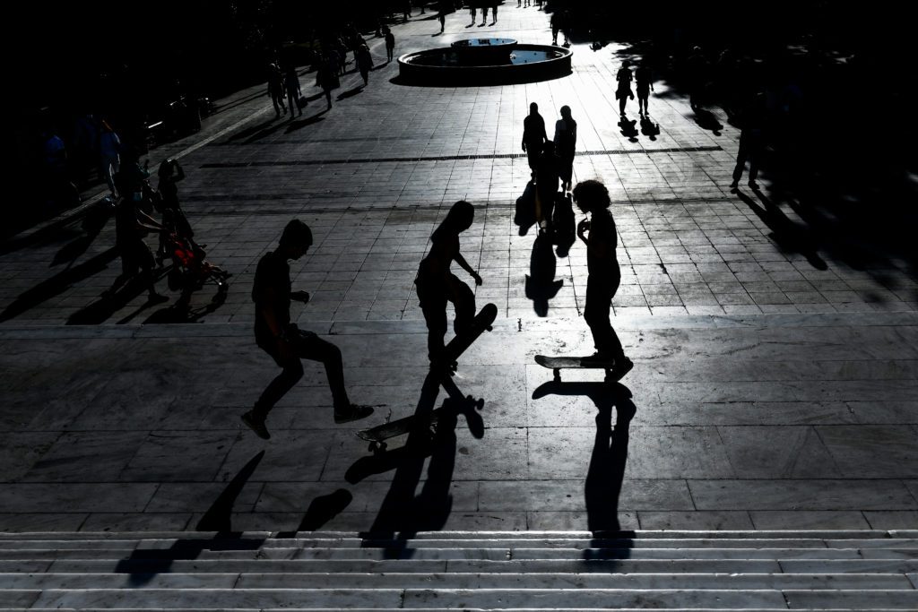 Κορονοϊός: 35 νεκροί και 33 διασωληνωμένοι – Αυξήθηκαν οι εισαγωγές