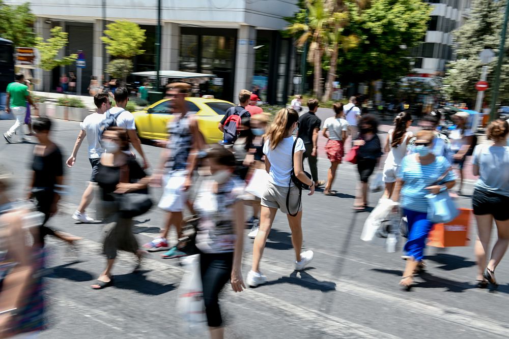 Καιρός: Λίγες νεφώσεις και θερμοκρασία έως 33 βαθμοί Κελσίου την Πέμπτη
