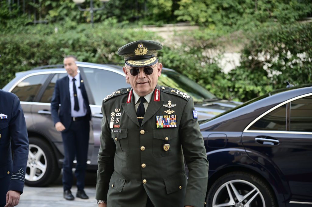 Κωνσταντίνος Φλώρος: Άγριος καυγάς με μητέρα τραυματία στο Ναυτικό Νοσοκομείο