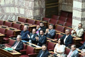 Βουλή: Οι Σπαρτιάτες συμπράττουν στο «γαλάζιο» πραξικόπημα κατά της ΑΔΑΕ