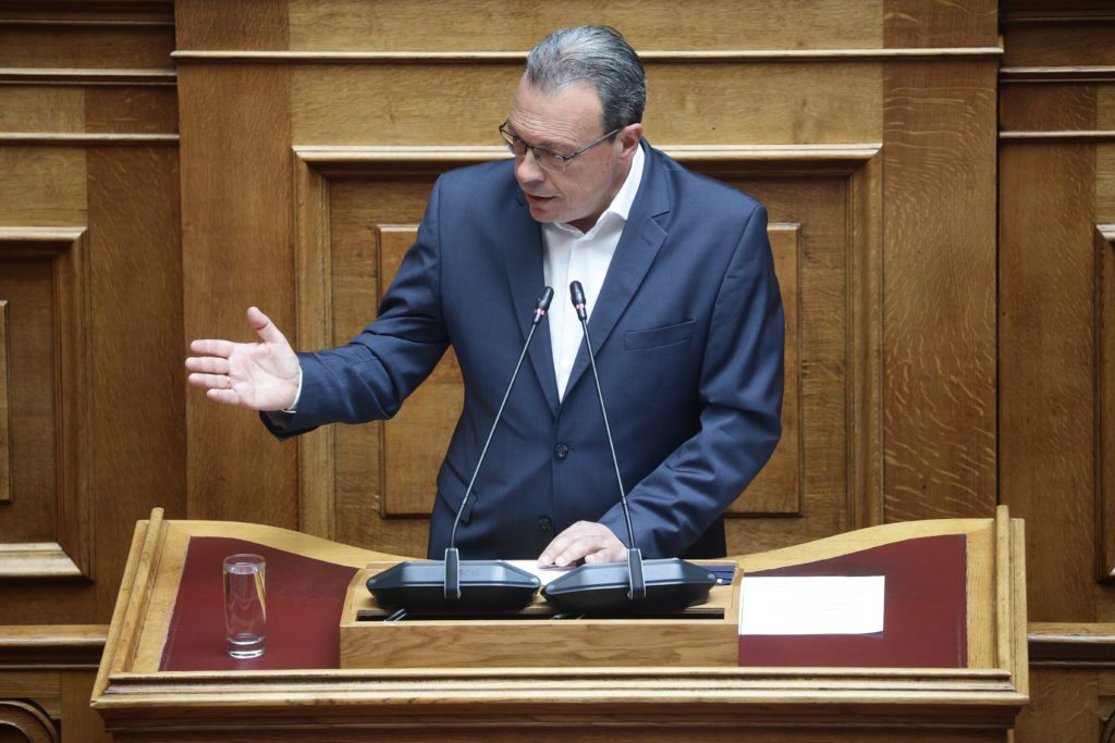 Φάμελλος για αντεργατικό νομοσχέδιο: «Ο Γεωργιάδης έφερε τον οδοστρωτήρα νο3»