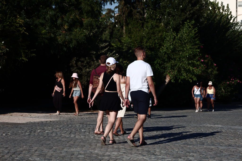 Καιρός: Θερμοκρασία έως 32 βαθμοί Κελσίου τη Δευτέρα – Άνεμοι έως 7 μποφόρ στο Αιγαίο