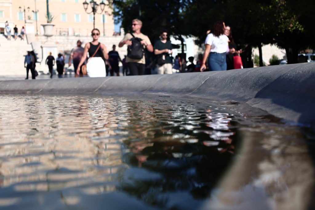 Καιρός: Καλοκαιρινό τριήμερο με «36άρια» – Αλλάζει το σκηνικό από Δευτέρα
