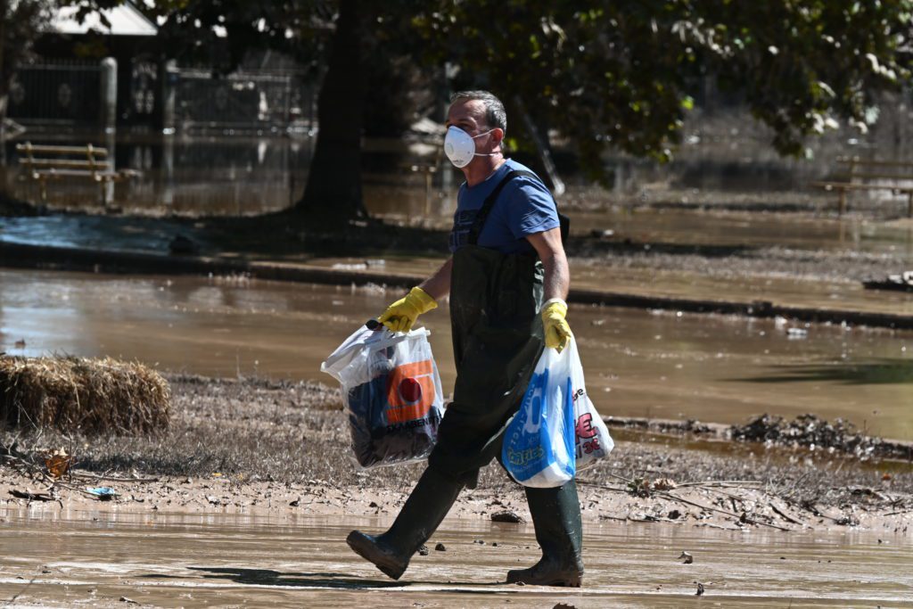 Πλημμύρες στη Θεσσαλία: «Θερίζουν» οι λοιμώξεις – 130 κρούσματα γαστρεντερίτιδας και 126 του αναπνευστικού