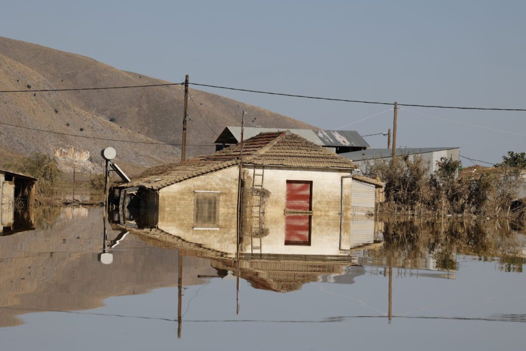 Θεσσαλία: Εικόνες καταστροφής και εγκατάλειψης καταγράφει το Γαλλικό πρακτορείο ειδήσεων