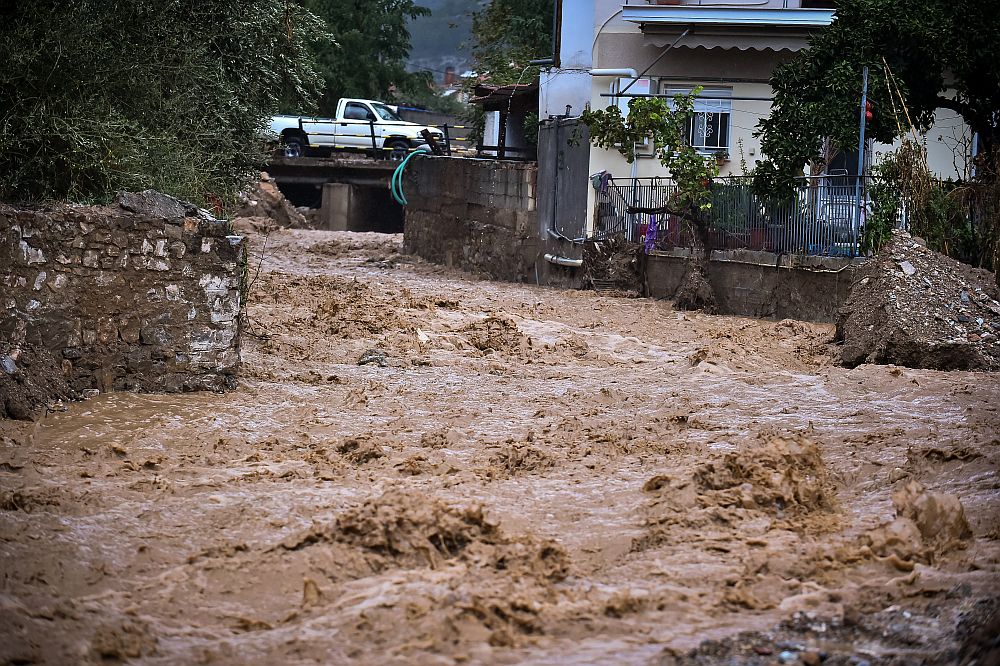 Θεσσαλία: «Εισπρακτική άρπαξε την αποζημίωση πλημμυροπαθούς» – Καταγγελία Βισκαδουράκη (Video)