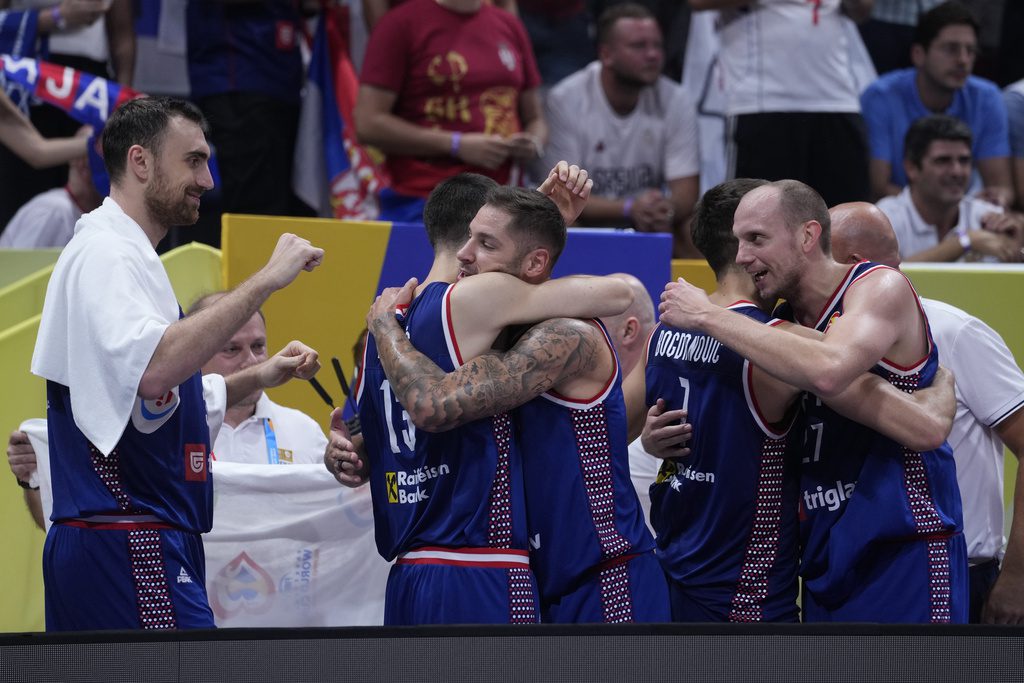 Μουντομπάσκετ: Με επίδειξη δύναμης οι Σέρβοι στην τετράδα