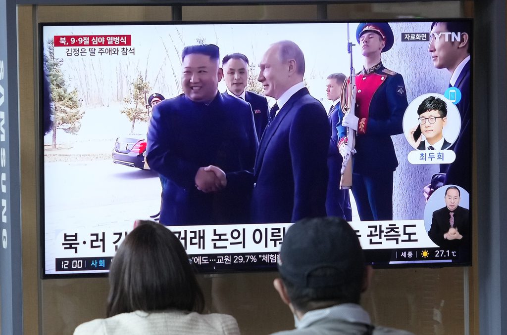 Νοτιοκορεατικά ΜΜΕ: Ο Κιμ Γιονγκ Ουν φαίνεται ότι ταξιδεύει για Ρωσία για συνάντηση με τον Πούτιν