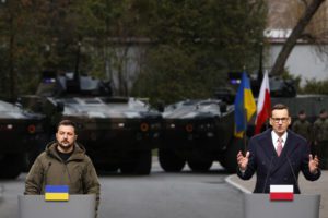 Διεθνής Τύπος: Η Πολωνία σταματά να προμηθεύει νέα όπλα στο Κίεβο &#8211; Ο Ζελένσκι ζητά επιπλέον βοήθεια στις ΗΠΑ