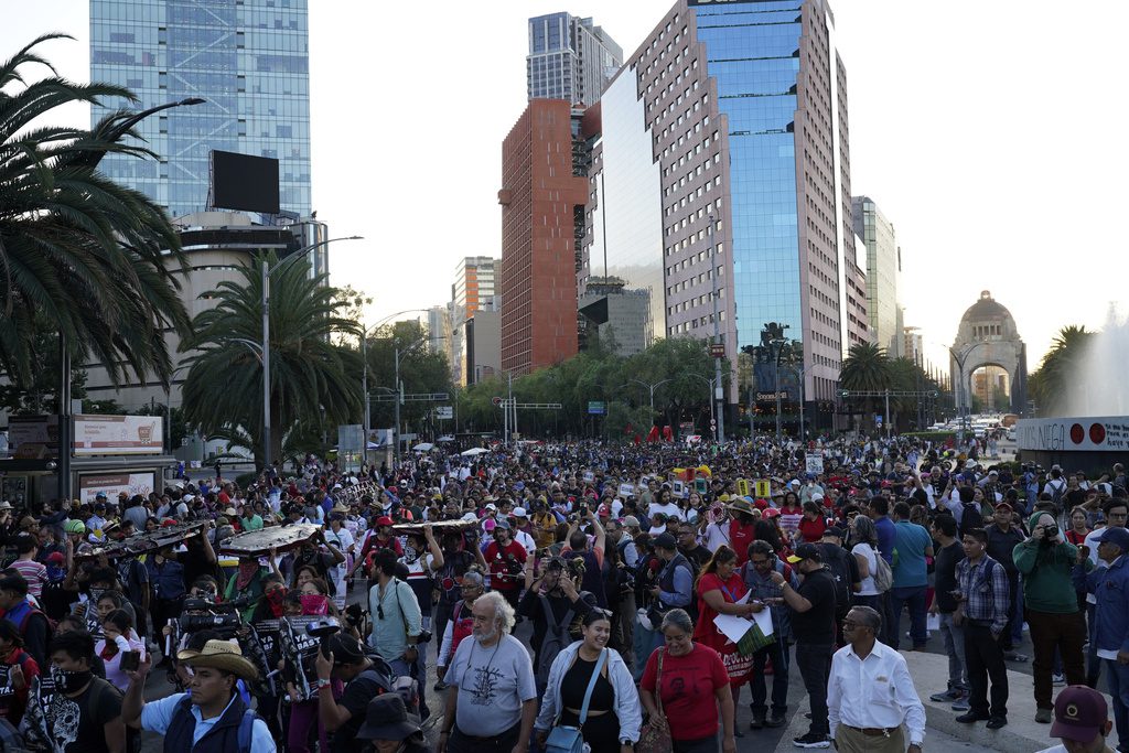 Μεξικό – Διαδηλώσεις: 43 εξαφανισμένοι φοιτητές ζητούν δικαίωση