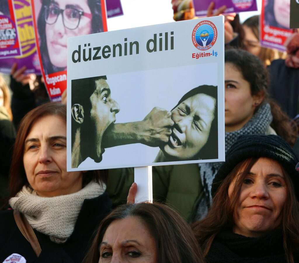 Τουρκία: Τέλος στις διώξεις εναντίον πλατφόρμας που υπερασπίζεται τα δικαιώματα των γυναικών