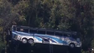 ΗΠΑ: Λεωφορείο με μαθητές έπεσε σε χαράδρα στη Νέα Υόρκη &#8211; Δύο νεκροί και πολλοί τραυματίες (Video)