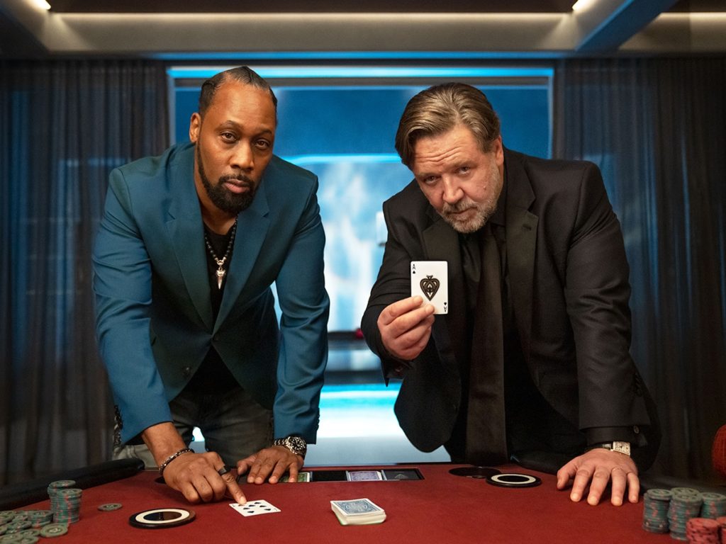 O…Τζογαδόρος Russell Crowe στην αστυνομική ταινία δράσης «Poker Face» στη ζώνη Sunday Premiere της Nova