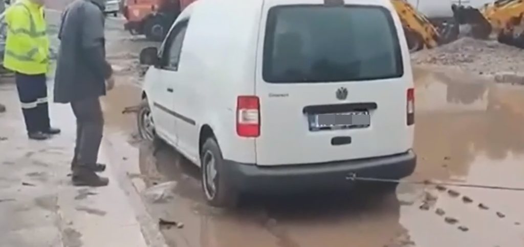 Κακοκαιρία Elias: Σοβαρά προβλήματα στον Ωρωπό – Πλημμύρισαν δρόμοι, απεγκλωβισμοί οχημάτων (Video)