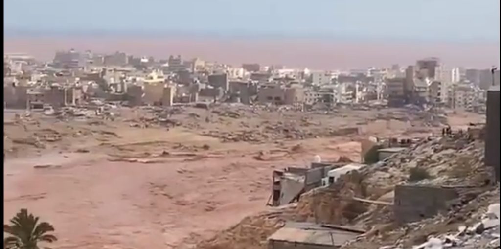 Λιβύη: Τουλάχιστον 2.000 νεκροί από τις καταστροφικές πλημμύρες