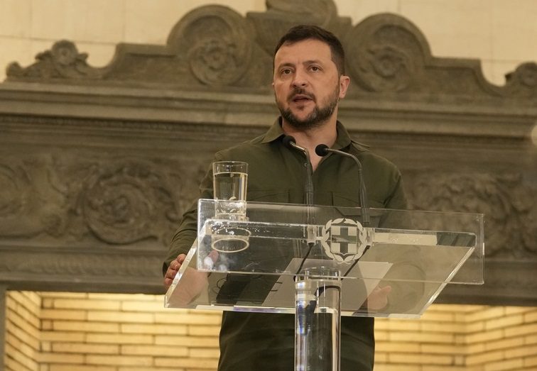 Ζελένσκι: Αντικαθιστά τον υπουργό Αμυνας με τον επικεφαλής του ταμείου ιδιωτικοποιήσεων