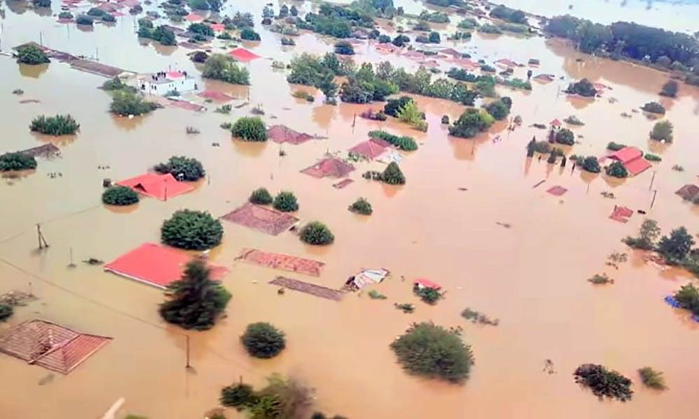 Πλημμύρες: Μάχη με τον χρόνo στη Θεσσαλία για τους εγκλωβισμένους - Φόβοι  για αύξηση του αριθμού των νεκρών - Documento