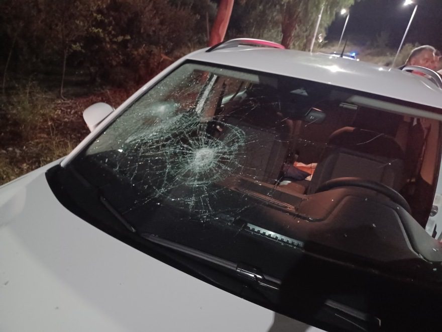 Άγνωστοι έστησαν ενέδρα στον δήμαρχο Λαμίας – Έσπασαν τα τζάμια του αυτοκινήτου του (Photos)