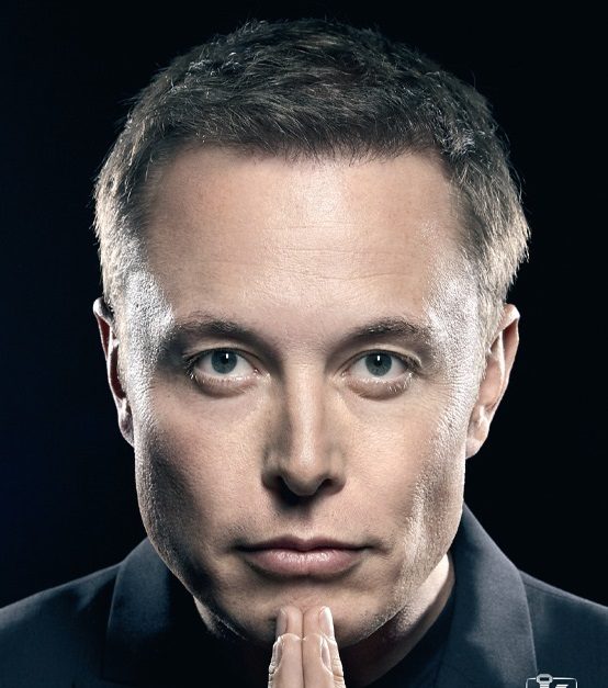 Στα βιβλιοπωλεία η επίσημη βιογραφία του Elon Musk