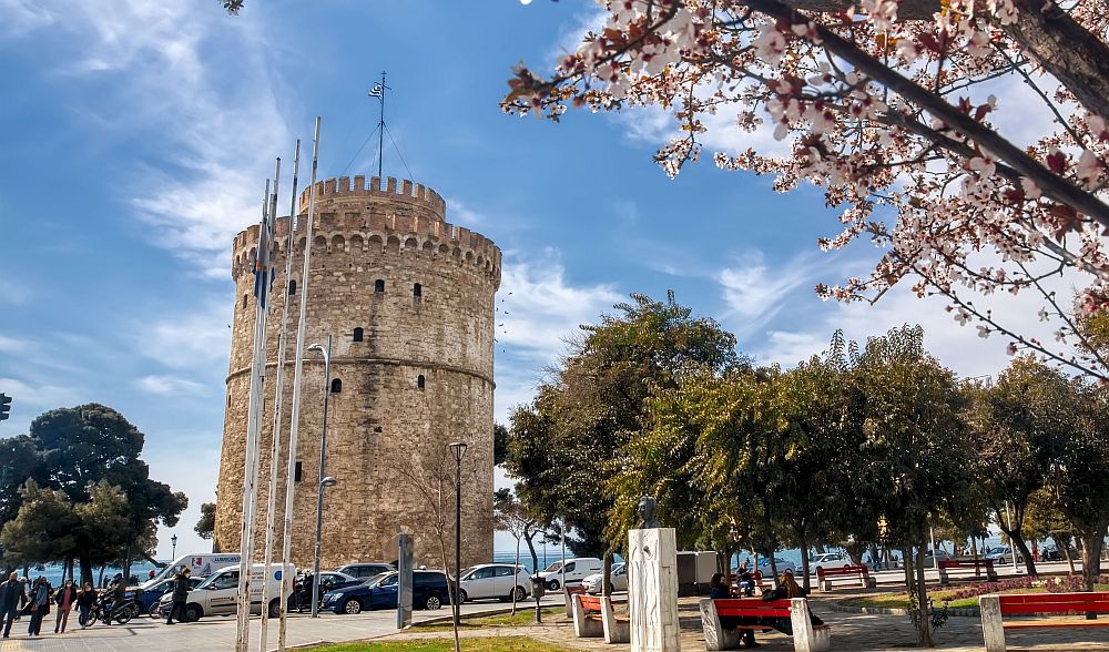 Με φραπέ και τη λέξη «μ……ς», σποτ του Οργανισμού Τουρισμού Θεσσαλονίκης – Θυελλώδεις αντιδράσεις