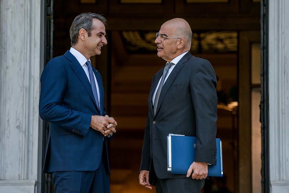 Ομολογία αποτυχίας από την κυβέρνηση Μητσοτάκη: Αναλαμβάνει… τώρα ο στρατός την περισυλλογή των νεκρών ζώων