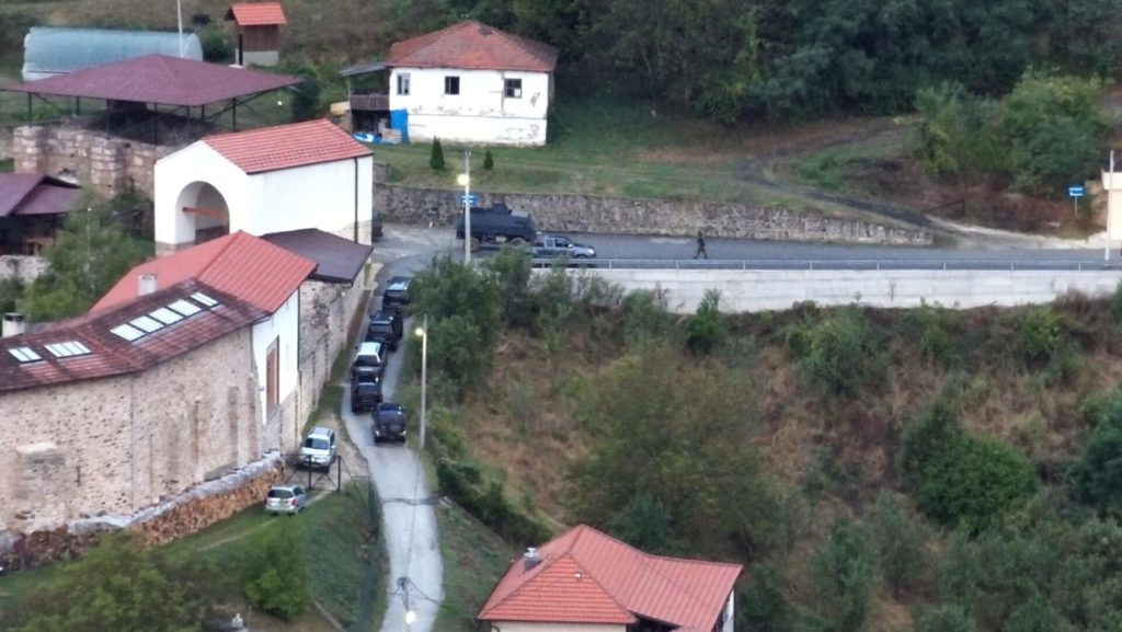 Κόσοβο: «Ανακτήθηκε ο έλεγχος» στο μοναστήρι που είχαν ταμπουρωθεί 30 ένοπλοι