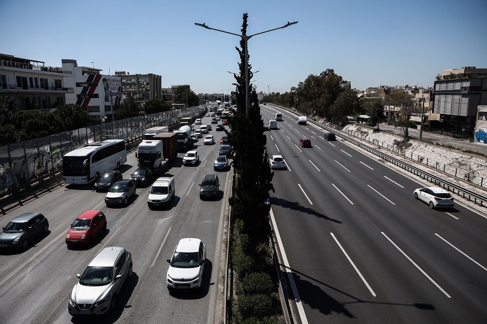 Ομαλή πλέον η κίνηση στις εθνικές οδούς μετά από τις μεγάλες καθυστερήσεις