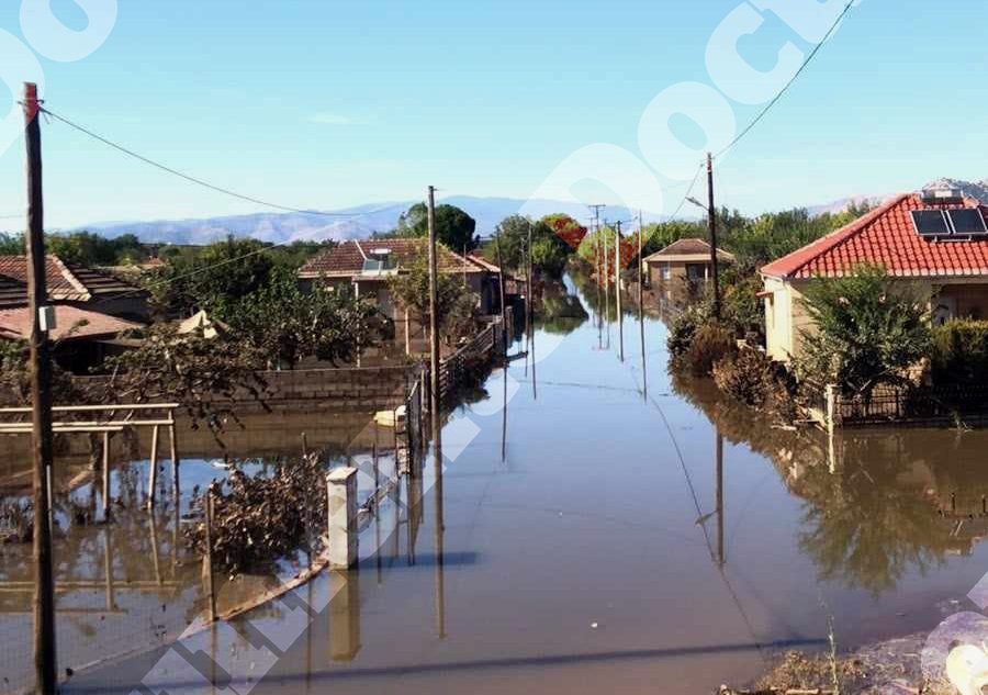Βλοχός Καρδίτσας: Νερά και λάσπη έχουν σκεπάσει τα πάντα (Photos)