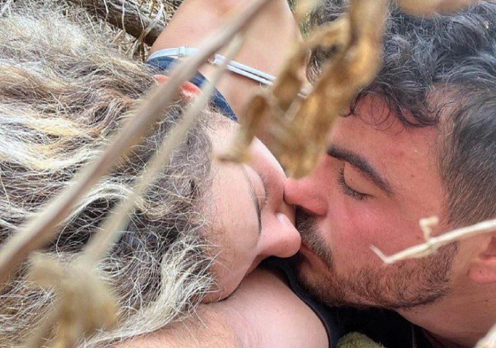 Ισραήλ: Η selfie με το φιλί ζευγαριού την ώρα του μακελειού στο αιματοβαμμένο φεστιβάλ (Photo)