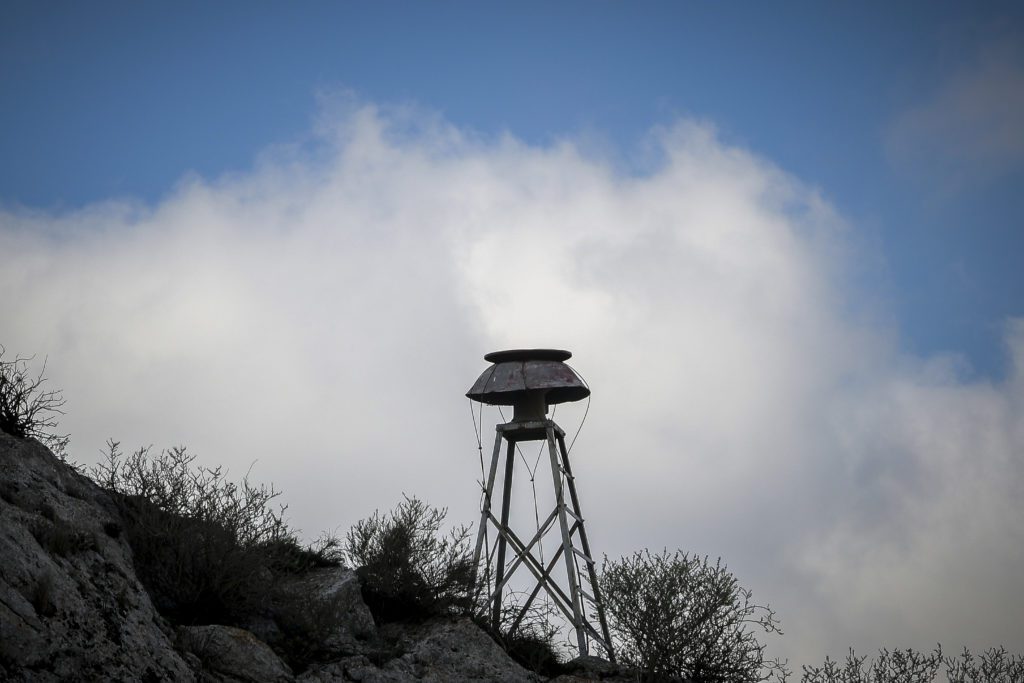 Χτύπησαν οι σειρήνες συναγερμού και οι καμπάνες στην Αθήνα (Video)