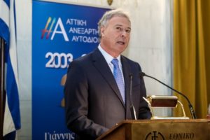 Ο Σγουρός πανηγυρίζει για την απόσυρση Χατζάρα αλλά δεν τόλμησε να τον διαγράψει