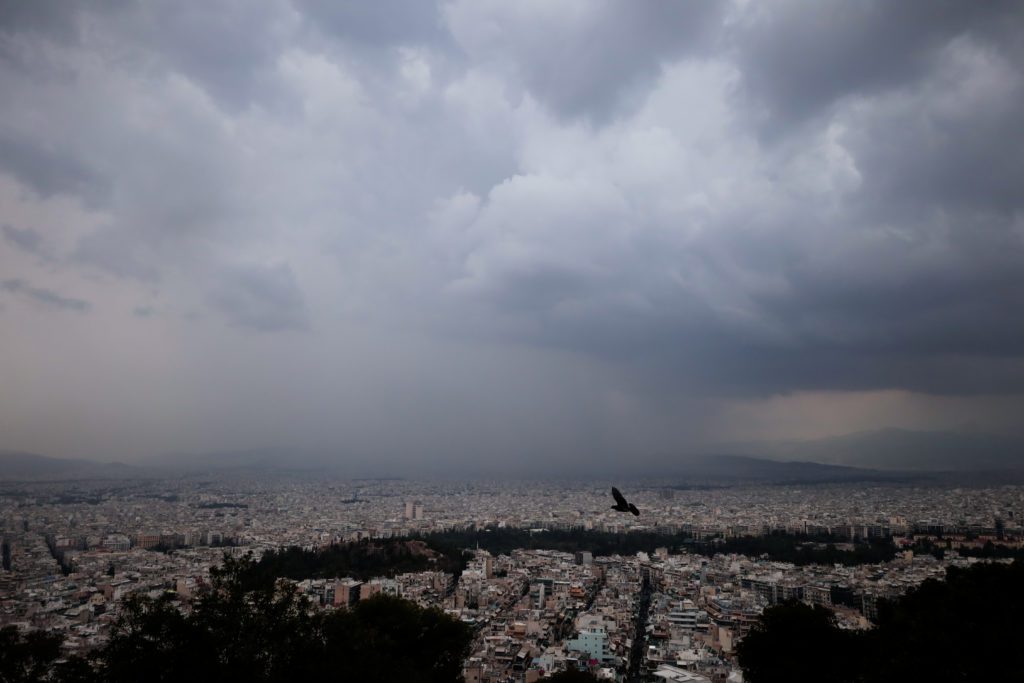 Αλλάζει ο καιρός, έρχονται βροχές – Οι πρώτες εκτιμήσεις για την 28η Οκτωβρίου (Video)